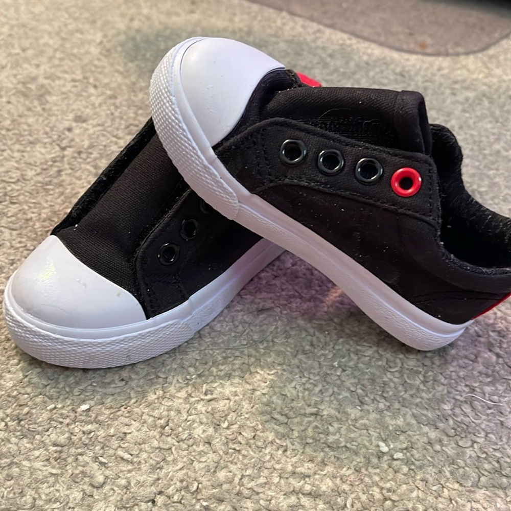 Cat & Jack Dwayne Slip On Sneakers, Black, Little Boy Size 5